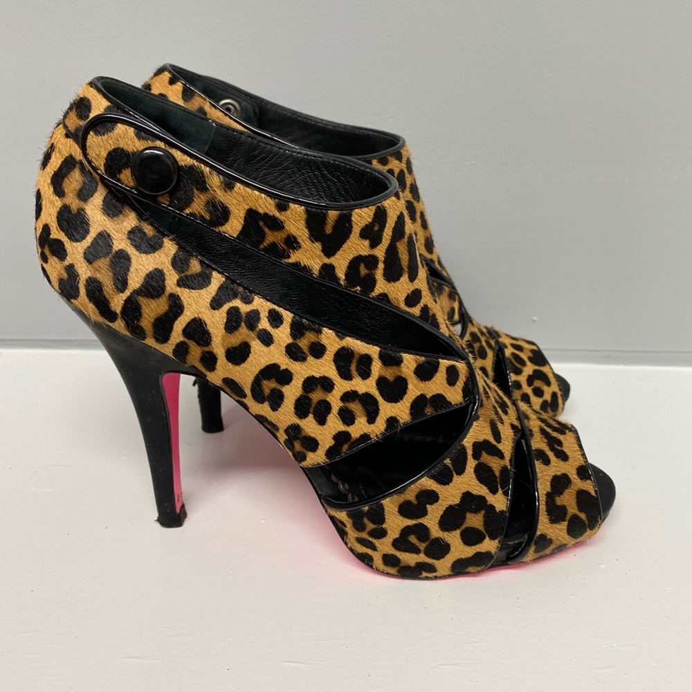 Leopard heels